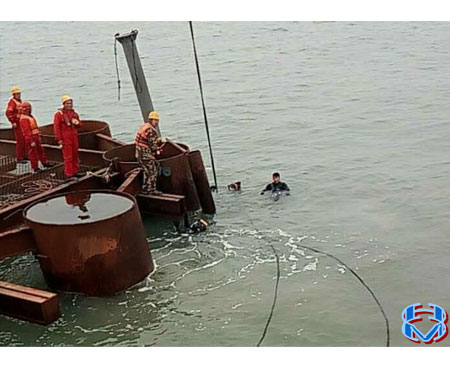 ӱL(fng)(xing)Ŀ J ͹ܰb